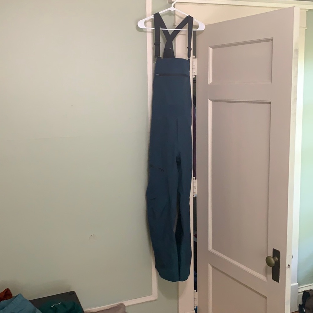 Mountain Hardwear Teal Men's Cargo Pants with Suspenders